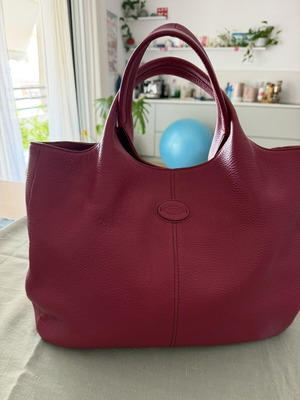 Tods δερμάτινη τσάντα μεγάλη ματζέντα σαν καινούργια