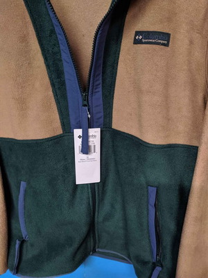 Columbia fleece jacket new, medium size