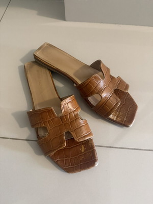 Slippers flat brown croco pattern size 41 used