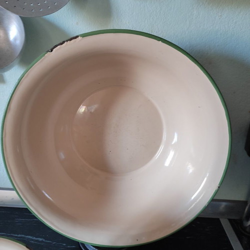 Vintage enamel bowl 30 cm used, cream with green rim