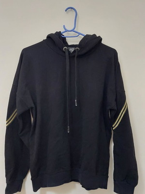 Paco & Co women's sweatshirt like new, size M, black and gold