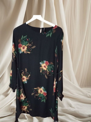 Pepe Jeans dress like new, black and red, size M