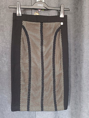 BSB skirt like new, size S, black and beige