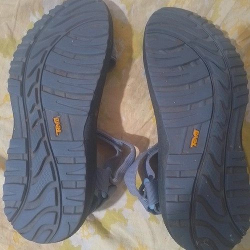 Teva waterproof durable sandals size 40 used, blue