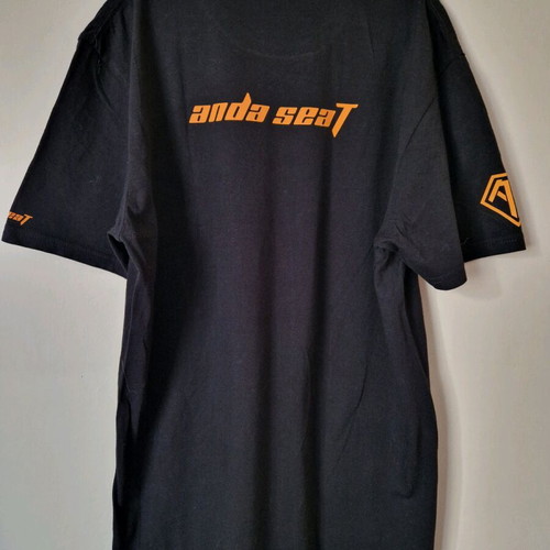 Unisex Anda Seat T-shirt Medium new, black with orange print