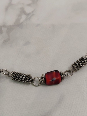 Vintage women's necklace from the 70s, used