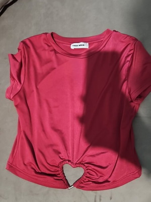 Crop top fuchsia with heart shape, like new, size S