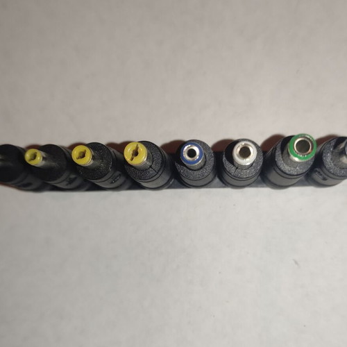 Laptop power plugs and adapters like new, pack of 8