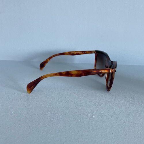 Prada tortoise sunglasses with gradient lens like new