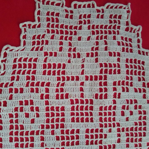 Knitted table runner new white size 65x40