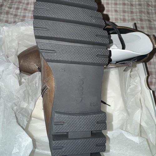 Gabor ankle boots size 39.5, brown and gold