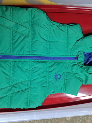 Аманикo яке Benetton като ново за момче 3-4 години