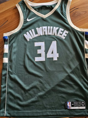 Φανέλα Nike Giannis Antetokounmpo Milwaukee Bucks μεταχειρισμένη Large