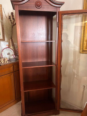 Showcase crystal cabinet with wooden decorative details