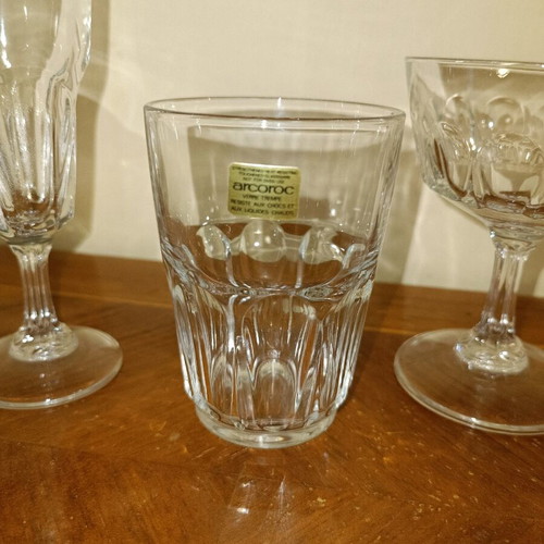 Set of 30 Arcoroc vintage glasses from the 60s like new
