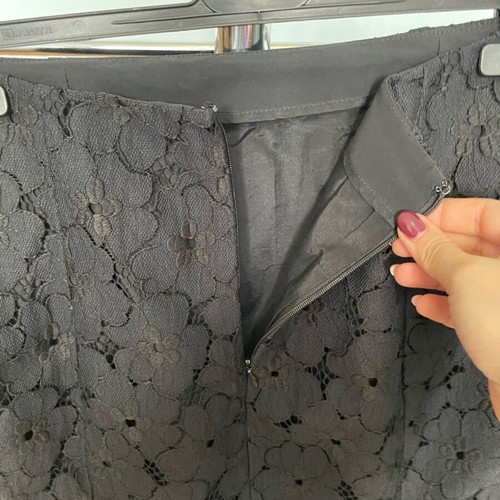 Diane Von Furstenberg skirt size S like new, blue, silk lining