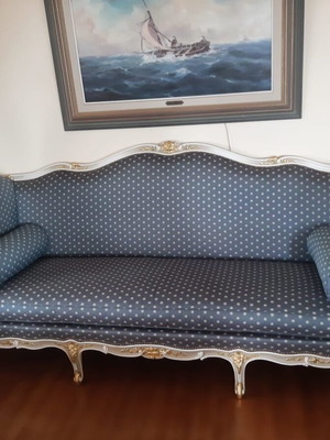Καναπές Louis XV σαν καινούργιο με χειροποίητο σκάλισμα και μπλε ύφασμα