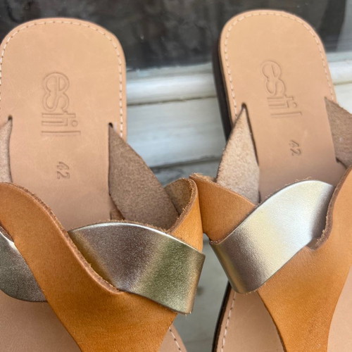 Estil leather sandals used with two-tone design size 42