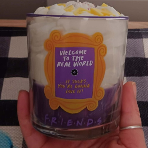 Handmade Friends candle 380 ml with salted caramel scent