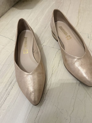Tamaris flat shoes like new, size 37, gold