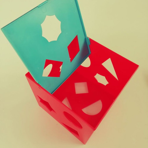 Shape sorting cube toy used, vintage