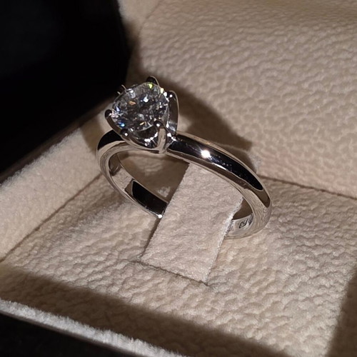 Solitaire ring white gold K18 new with 0.60cts diamond