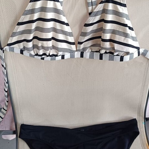 Striped bikini set like new, size 40, black and white