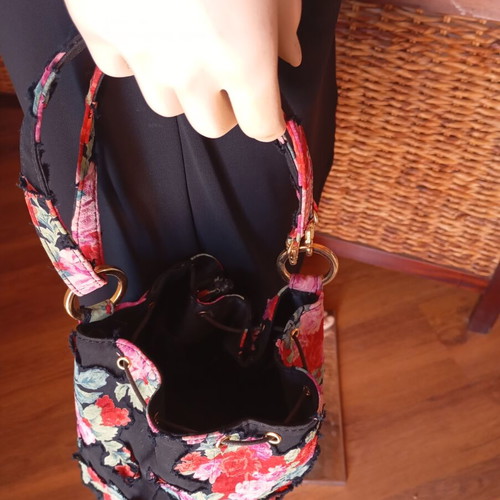 Carpisa Shoulder Bag like new with floral fabric pouch gift, beige