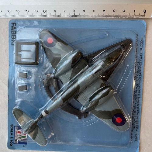 Gloster Meteor запечатан комплект Italeri мащаб 1/100 нов