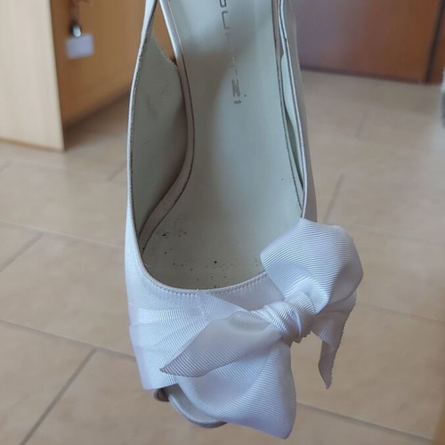 Mourtzi white wedding heels size 38 used