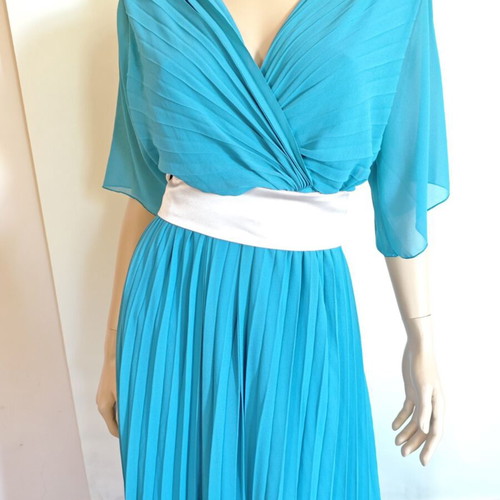 Vintage dress one size with elastic waist and wrap bust