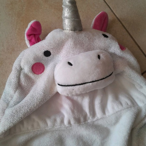 Girls' poncho blanket like new, unicorn