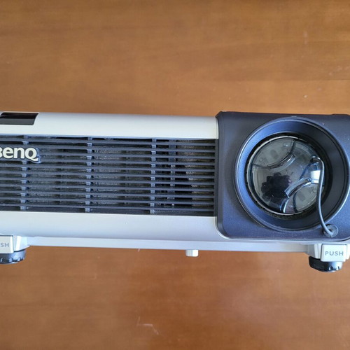 Benq PB8250 projector used with carrying bag and accessories