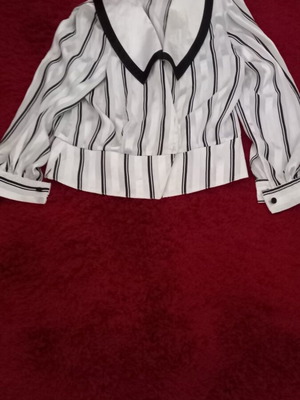 Shirt like new, size L, black and white