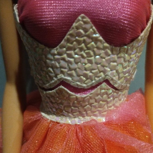 Barbie vintage Party Time doll like new with fuchsia dress and extra outfit