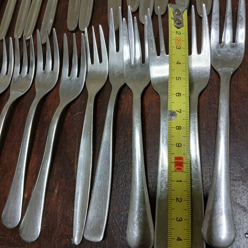Spoons and knives set like new