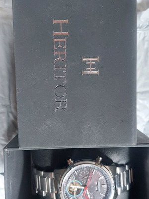 Часовник HERITOR