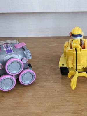 Paw Patrol Skye, Rubble with vehicles