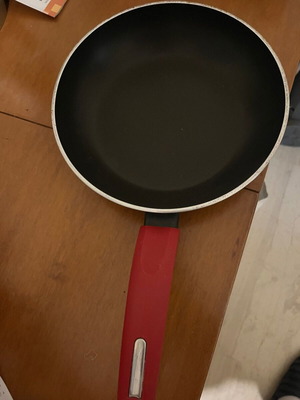 Izzy frying pan used in good condition