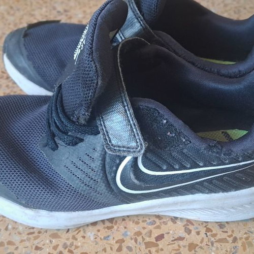 Nike kids athletic shoes used, size 28.5, black