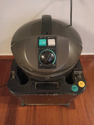 Σκούπα Delonghi Penta Multivac μεταχειρισμένη χωρίς σωλήνα και κοντάρι