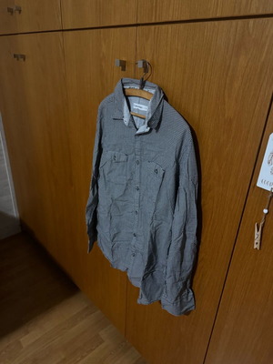 Calvin Klein men’s shirt size M like new