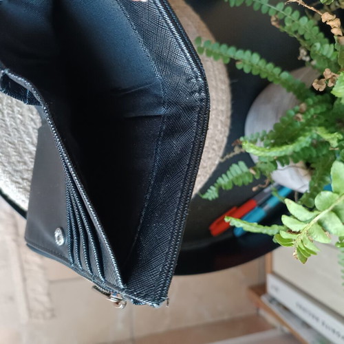 Stradivarius women's wallet black used with excellent zipper