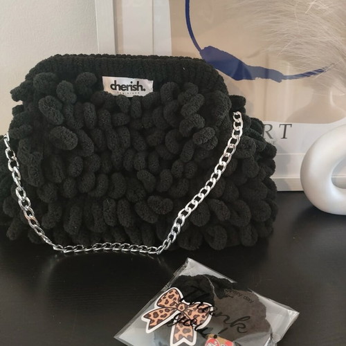 Puffy Shoulder Bag New Black 20x30 cm with Chain and Satin Lining