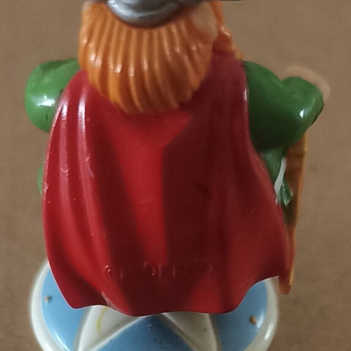 Majestix figure from Kinder surprise Asterix and the Romans series 2000 like new