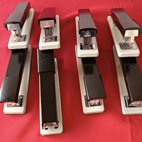 Roma Maestri Arely Light hand staplers pack of 8 new