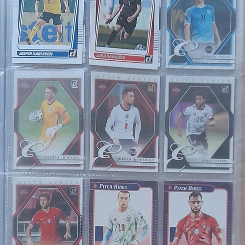 Donruss Soccer Road to Qatar 2021-2022 cards like new, 127 base and 44 inserts