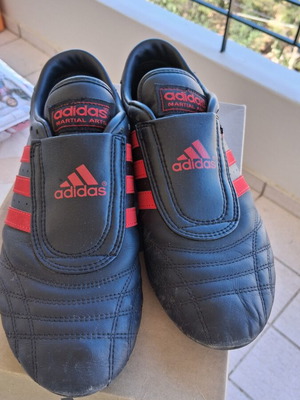 Παπούτσια Adidas Taekwondo σαν καινούργια, νούμερο 41, κόκκινα δερμάτινα