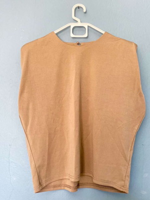 Beige sleeveless blouse new with shoulder pads size M