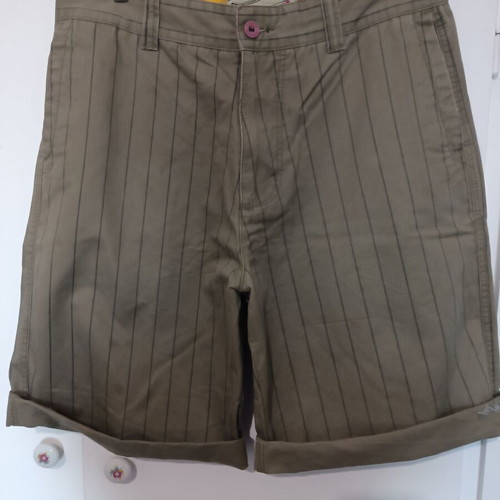 Billabong Bermuda size 34 like new